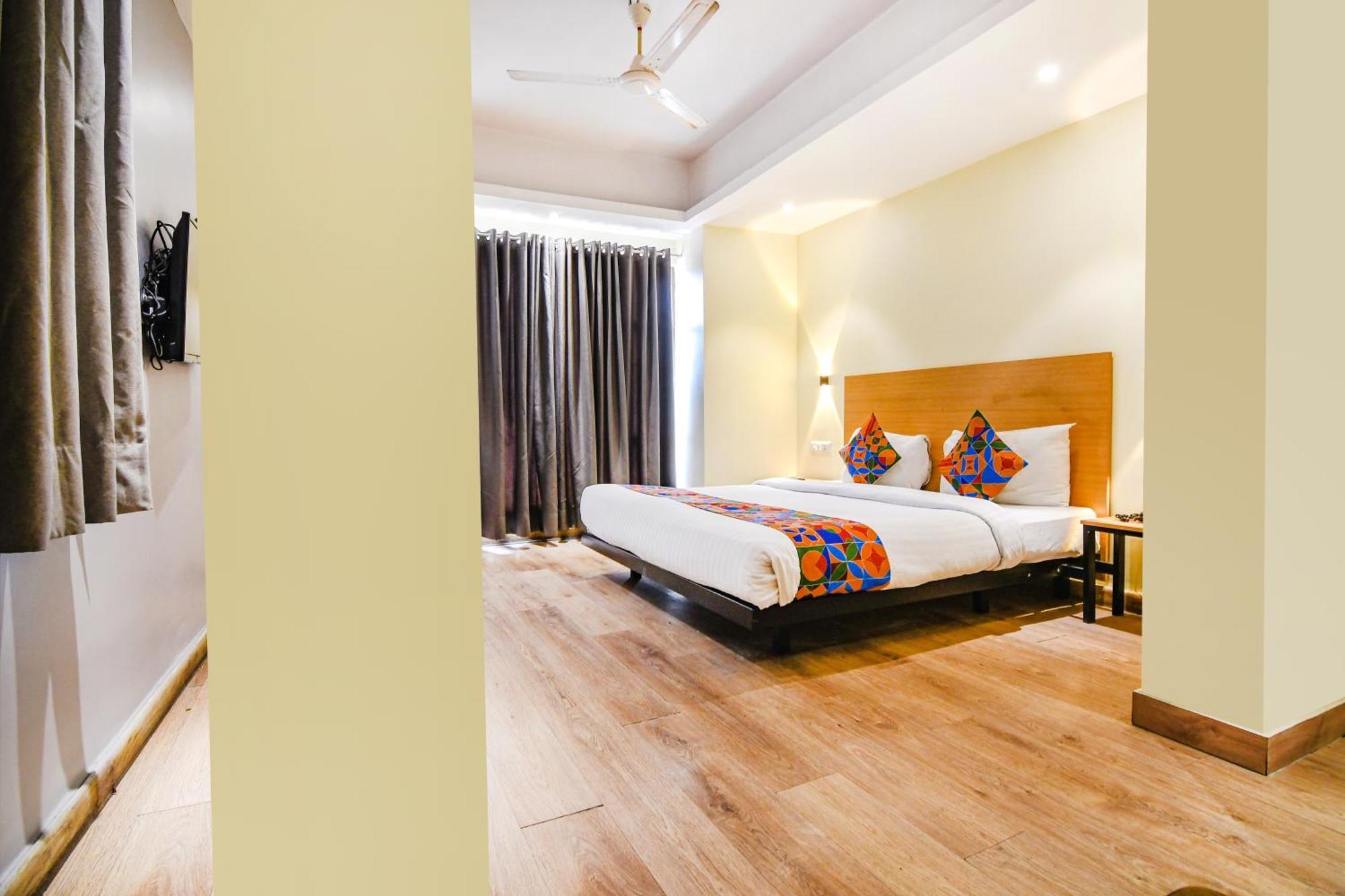 โอโย ทาวน์เฮาส์ 152 โฮเทล ซันซิเทล แอร์พอร์ต Hotel Dam Dam ภายนอก รูปภาพ