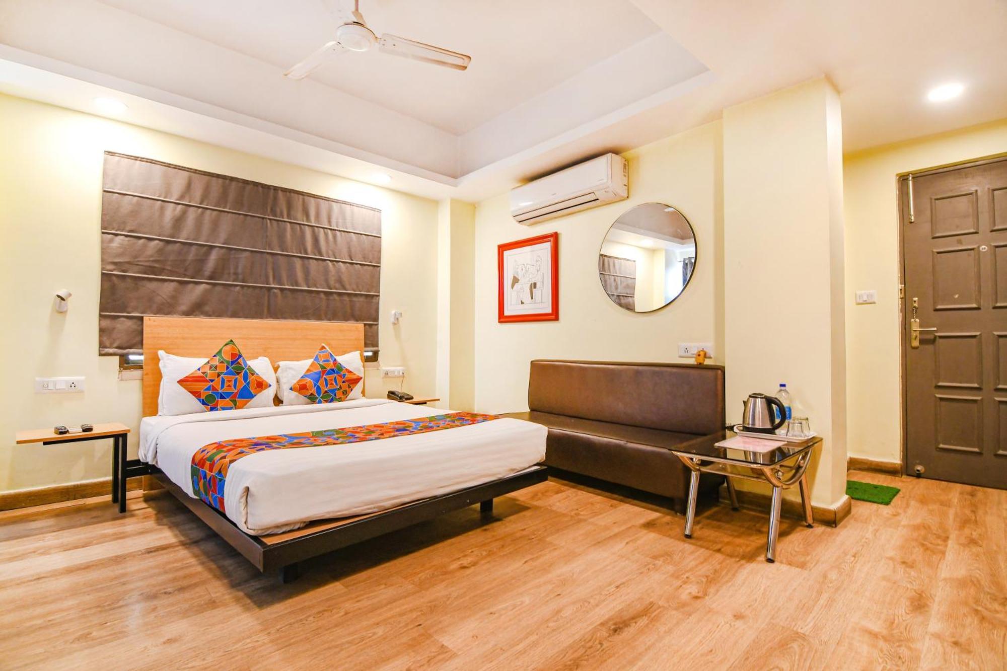 โอโย ทาวน์เฮาส์ 152 โฮเทล ซันซิเทล แอร์พอร์ต Hotel Dam Dam ภายนอก รูปภาพ