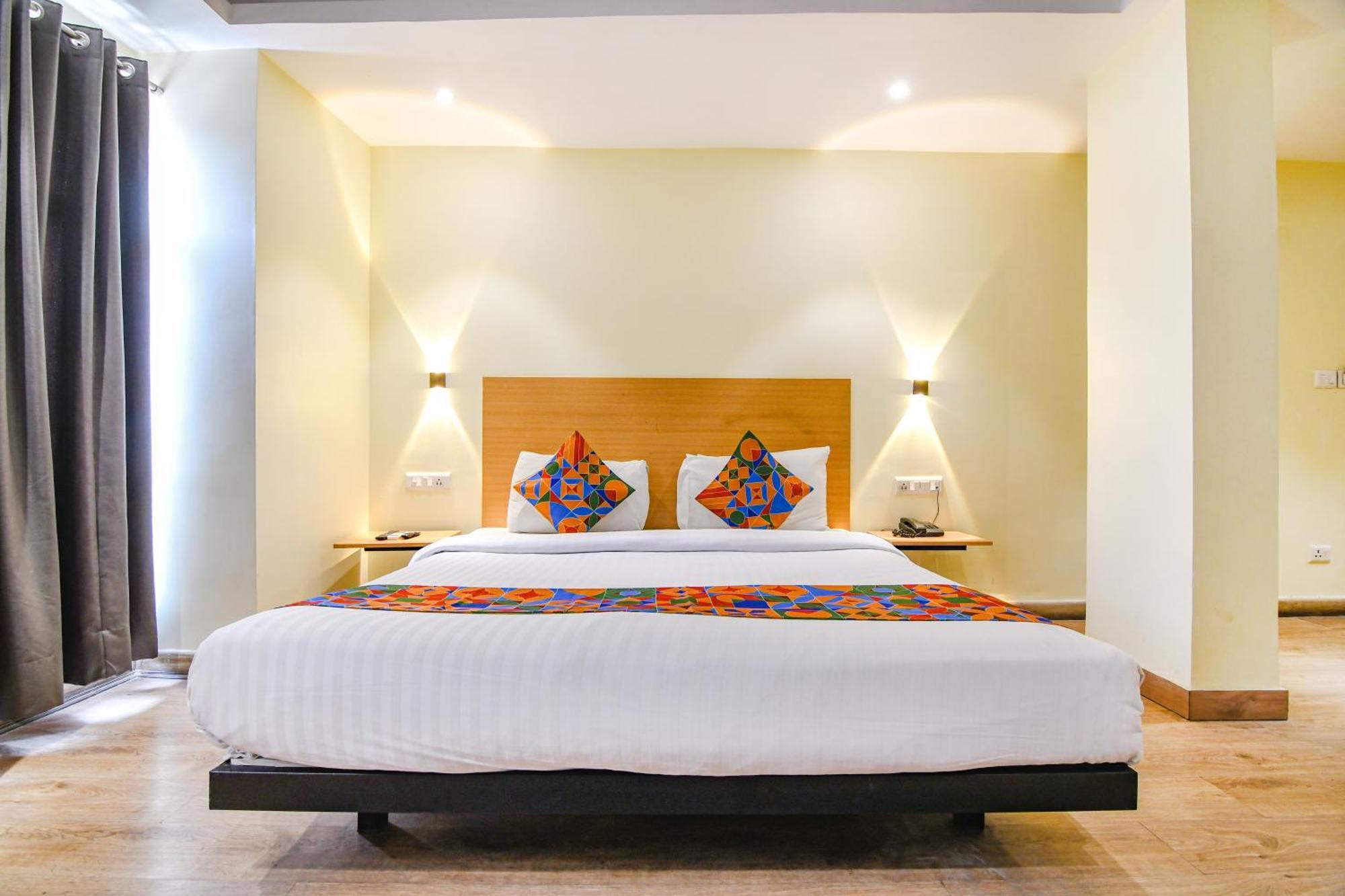 โอโย ทาวน์เฮาส์ 152 โฮเทล ซันซิเทล แอร์พอร์ต Hotel Dam Dam ภายนอก รูปภาพ