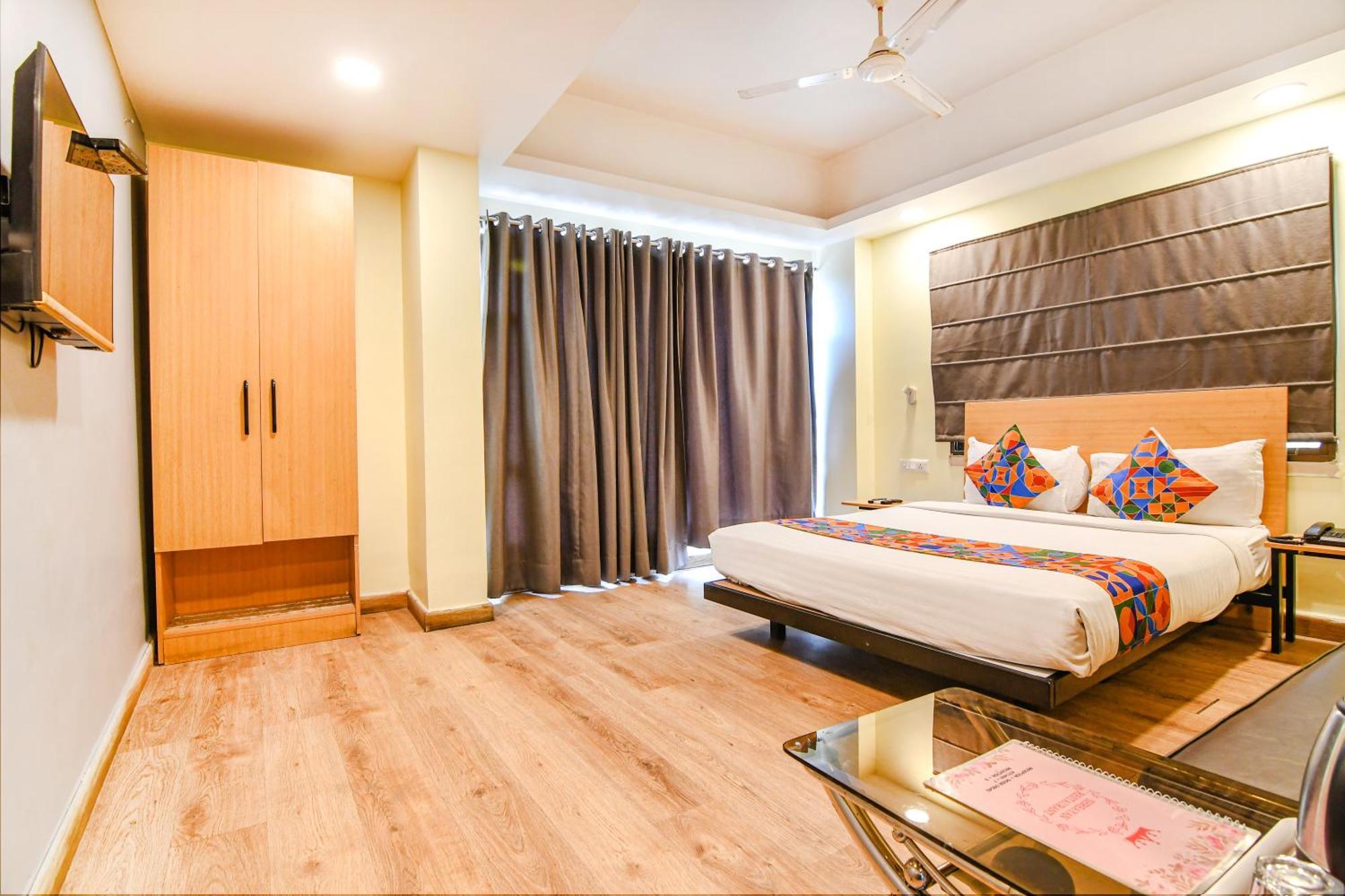 โอโย ทาวน์เฮาส์ 152 โฮเทล ซันซิเทล แอร์พอร์ต Hotel Dam Dam ภายนอก รูปภาพ