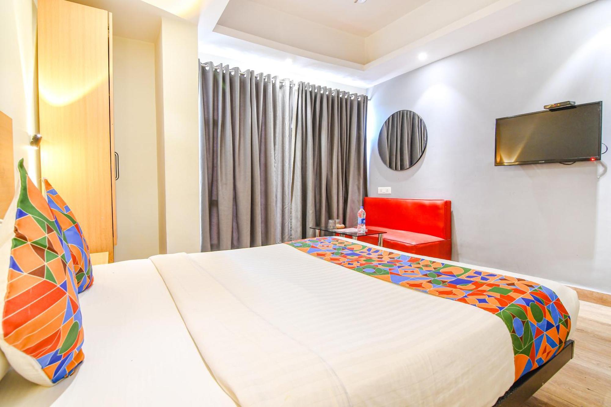 โอโย ทาวน์เฮาส์ 152 โฮเทล ซันซิเทล แอร์พอร์ต Hotel Dam Dam ภายนอก รูปภาพ