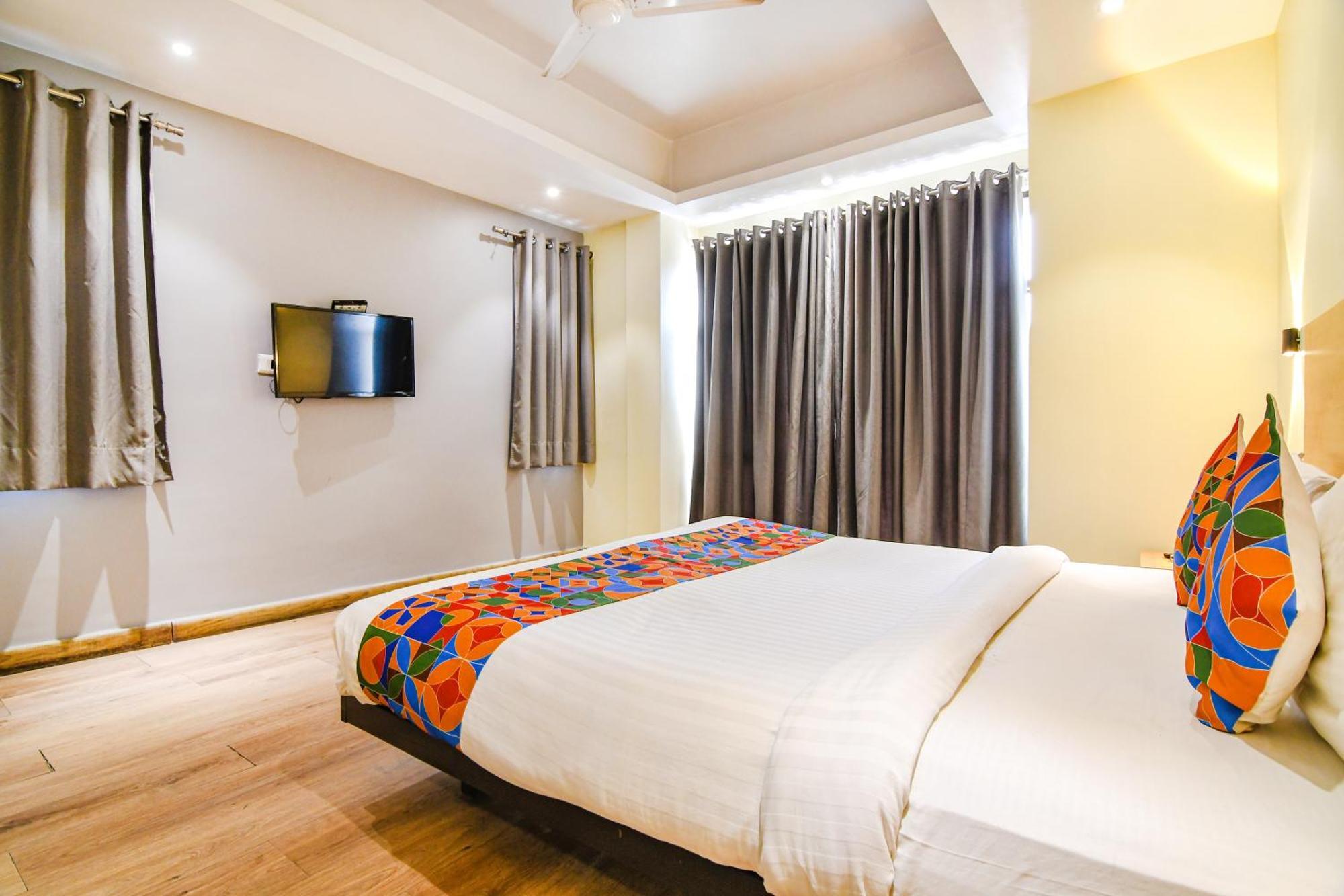 โอโย ทาวน์เฮาส์ 152 โฮเทล ซันซิเทล แอร์พอร์ต Hotel Dam Dam ภายนอก รูปภาพ