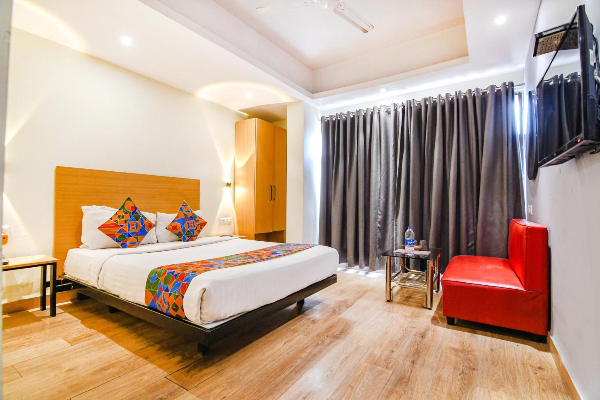 โอโย ทาวน์เฮาส์ 152 โฮเทล ซันซิเทล แอร์พอร์ต Hotel Dam Dam ภายนอก รูปภาพ