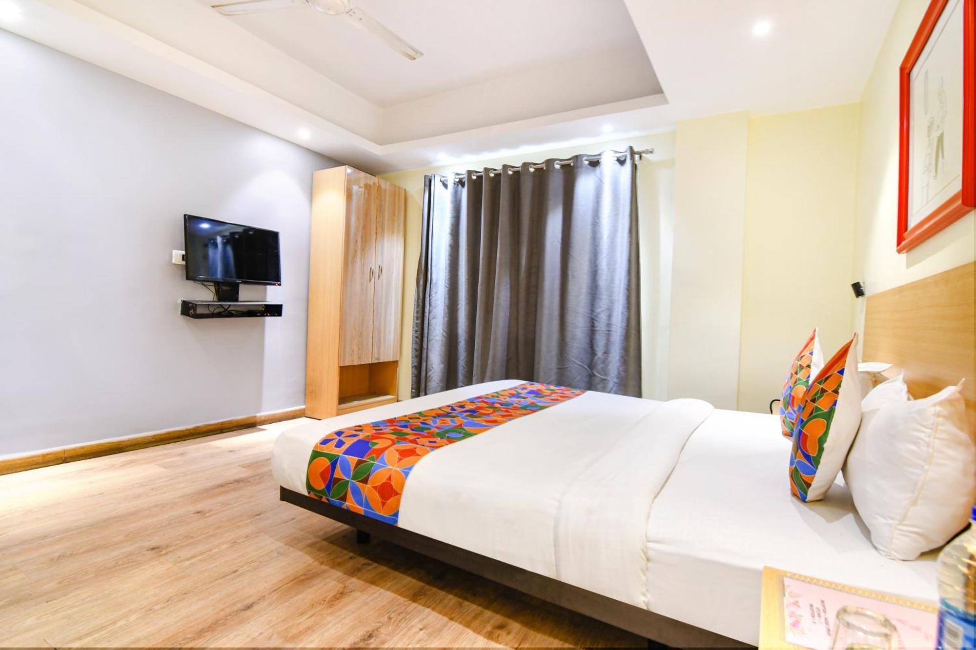 โอโย ทาวน์เฮาส์ 152 โฮเทล ซันซิเทล แอร์พอร์ต Hotel Dam Dam ภายนอก รูปภาพ