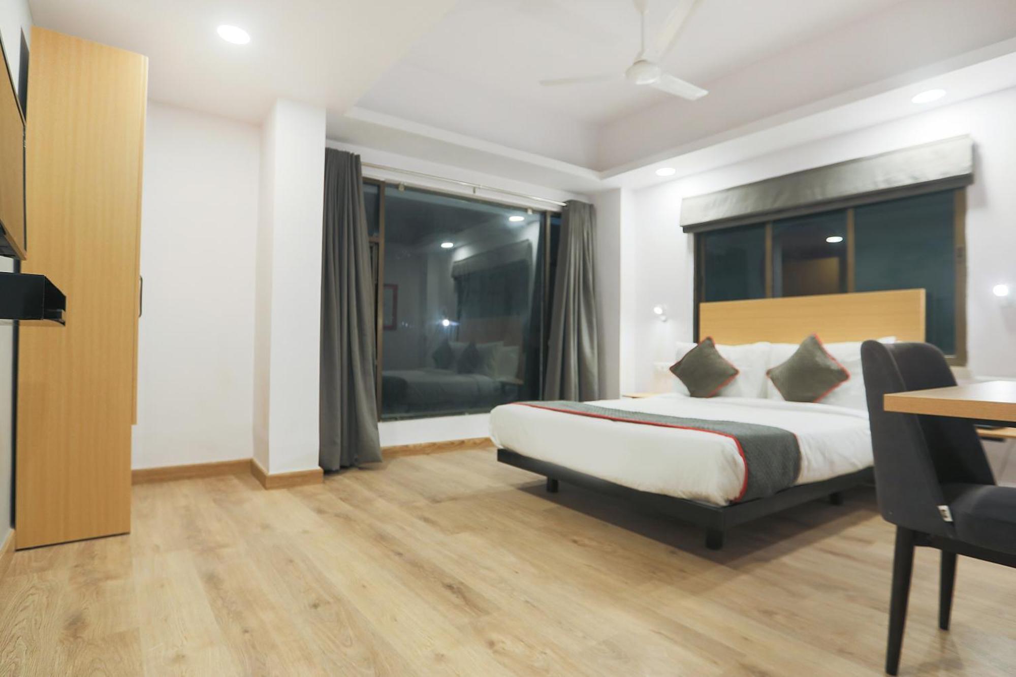 โอโย ทาวน์เฮาส์ 152 โฮเทล ซันซิเทล แอร์พอร์ต Hotel Dam Dam ภายนอก รูปภาพ