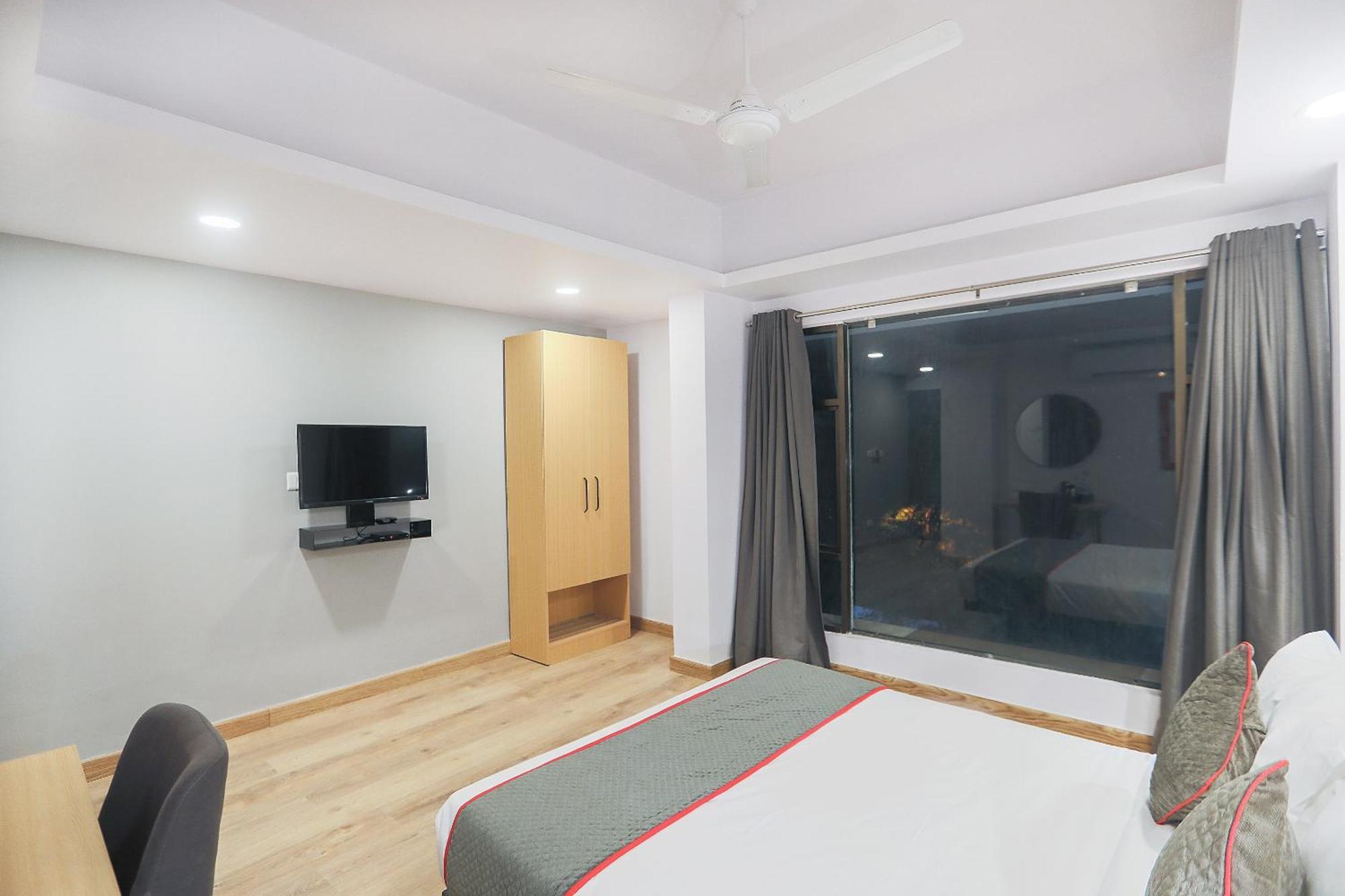 โอโย ทาวน์เฮาส์ 152 โฮเทล ซันซิเทล แอร์พอร์ต Hotel Dam Dam ภายนอก รูปภาพ