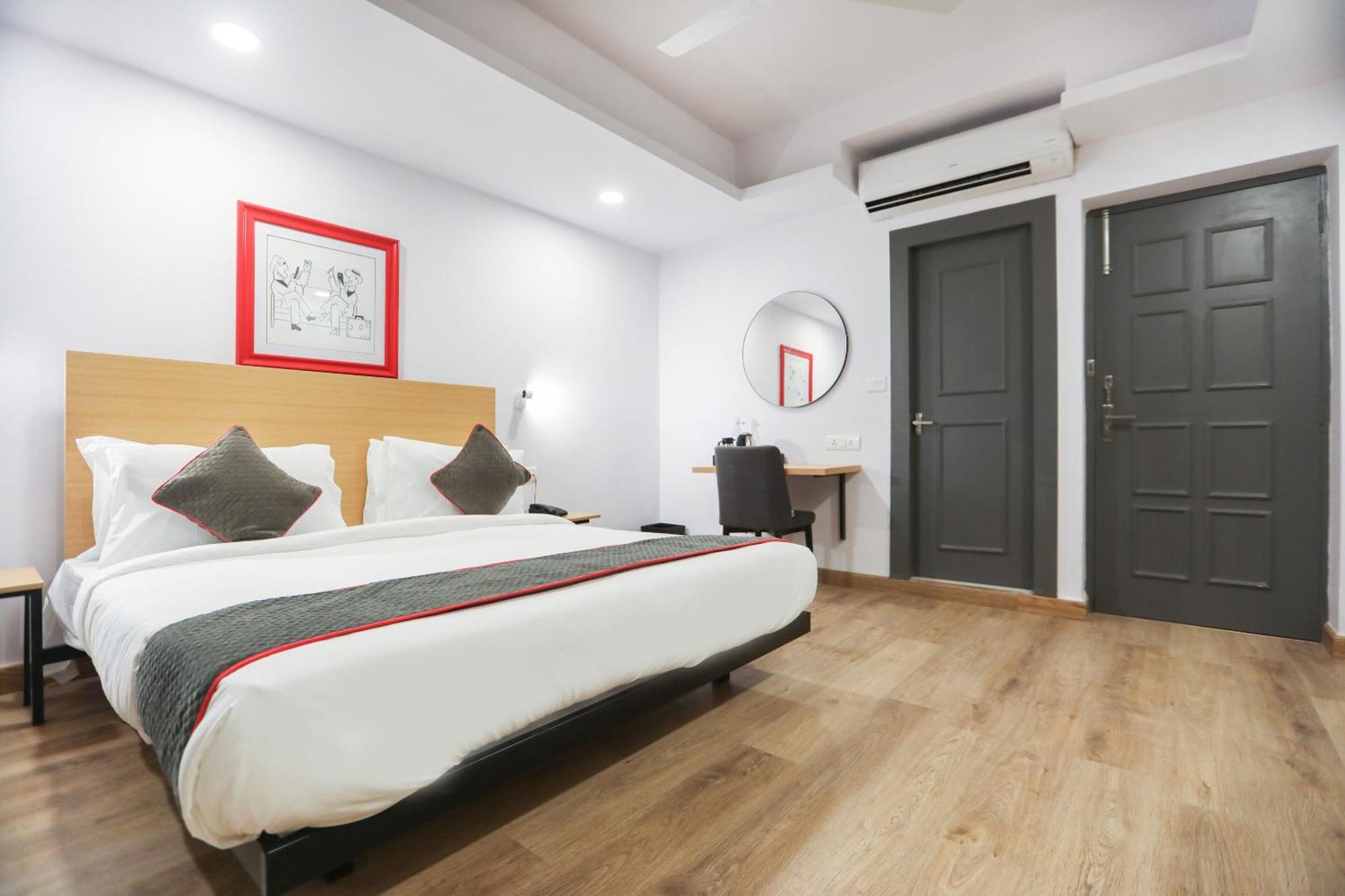 โอโย ทาวน์เฮาส์ 152 โฮเทล ซันซิเทล แอร์พอร์ต Hotel Dam Dam ภายนอก รูปภาพ
